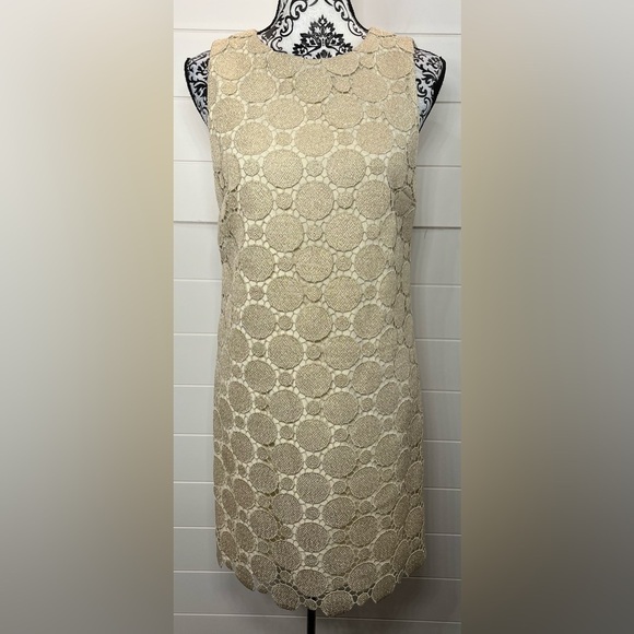 Alice & Olivia Dress Womens 8 Light Gold Metallic Lace Shift Mod Mini Cocktail - Picture 4 of 15